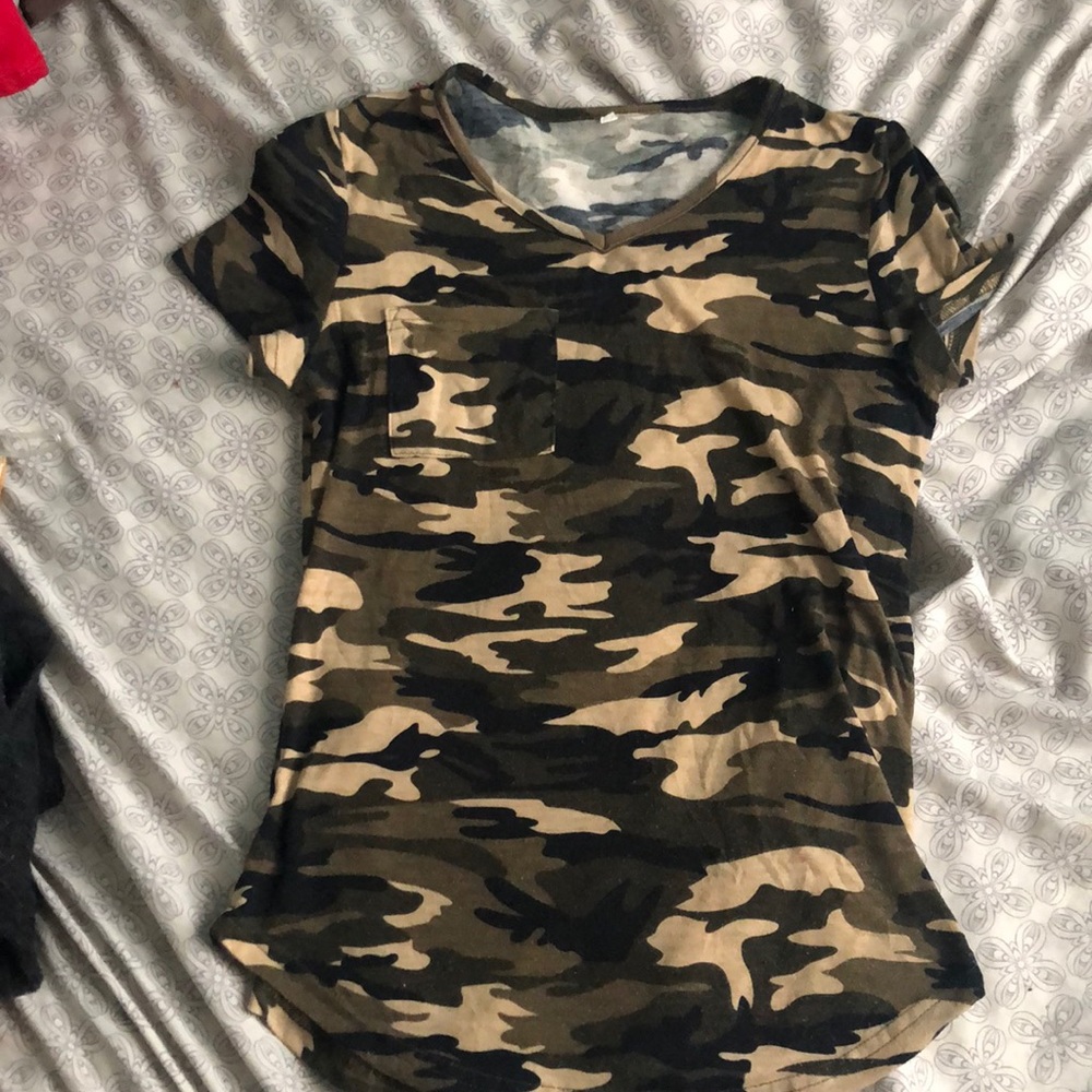 Camo women’s Tee